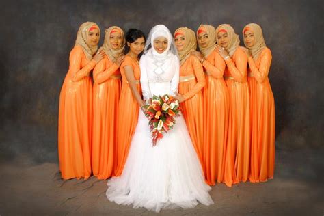 Maldivian Hijabs: Bride and Bridesmaid dresses