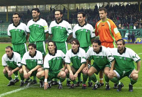 Ayaktakiler Oturanlar | Sakaryaspor 2001-2002