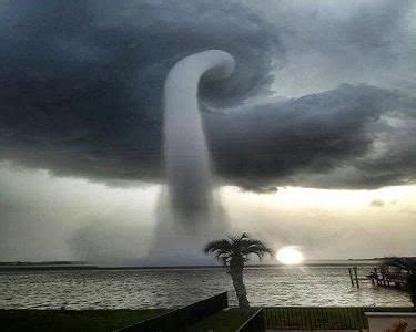 Skywatch Media - Incredible Waterspout Filmed Near Tampa Bay, Florida | Nature, Amazing nature ...