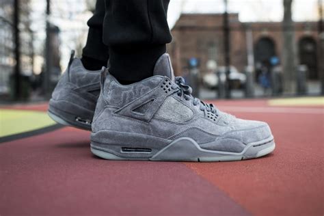 KAWS x Air Jordan 4 Closer Look | Hypebeast