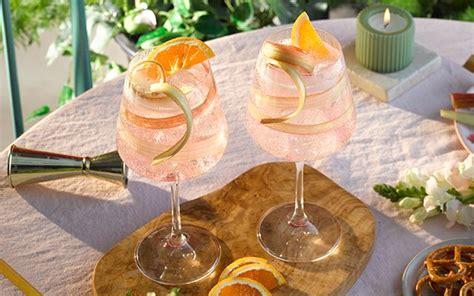 15 bonkers but beautiful gin garnishes you have got to try! — Craft Gin ...