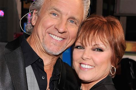 The Day Pat Benatar Married Neil Giraldo in a Secret Ceremony