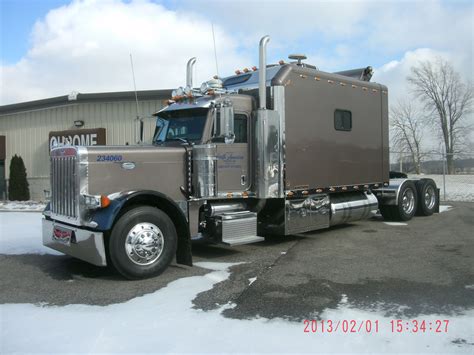 Peterbilt 379 Custom Sleeper