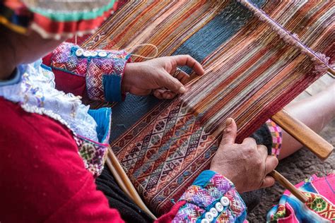 Cusco's Center for Traditional Peruvian Textiles - THE KINDCRAFT