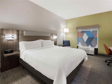 Affordable Hotel in Perry, FL | Holiday Inn Express & Suites Perry