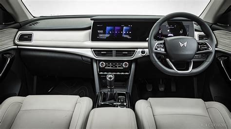 XUV700 Dashboard Image, XUV700 Photos in India - CarWale