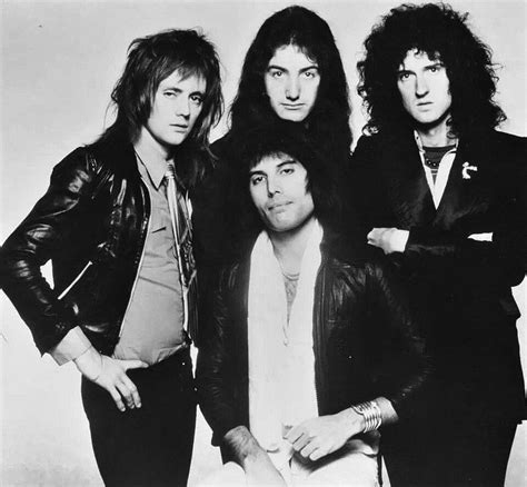 1b. Queen. The 70s Vol. 2 | Queen photos, Queen band, Queen freddie mercury