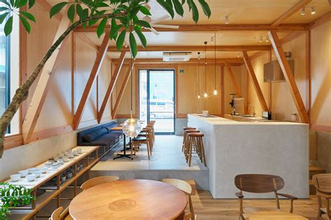 Galería de IDUMI Café + Residencia / Tenhachi Architect & Interior ...