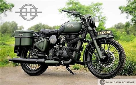 This Modified Royal Enfield Classic Looks Like A WW2-Era Machine