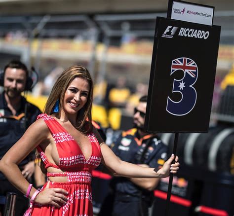 Formula 1 Looking Into Whether To Continue Using 'Grid Girls' (2nd Update) - AutoRacing1.com