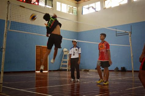 GEDUNG OLAHRAGA UNIVERSITAS NEGERI YOGYAKARTA: seleksi bakat dan kesehatan masuk SMAN 4 dan SMPN ...