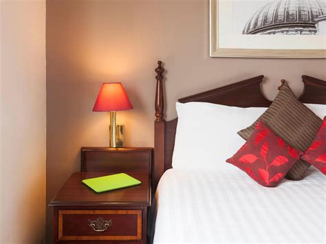 Best Price on Ibis London Earls Court Hotel in London + Reviews