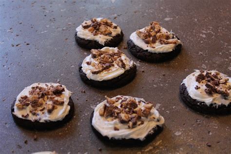 Recipe: Chocolate Snickers Cookies - 3ten