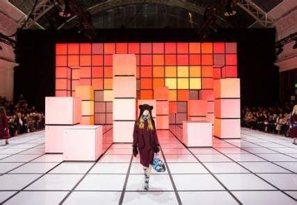 Fashion Show Stage Backdrops Set Design 34+ Ideas For 2019 #fashion #design | Catwalk design ...