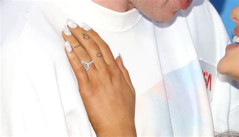 Ariana Grande Wedding Ring / Is This Ariana Grande S Engagement Ring From Pete Davidson - 30th ...