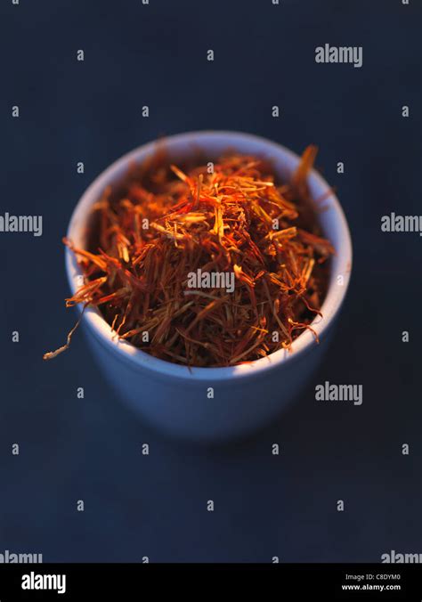 Saffron threads saffron hi-res stock photography and images - Alamy