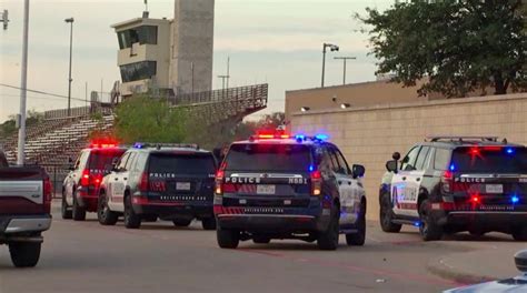 Student dead in shooting outside Lamar High School in Texas