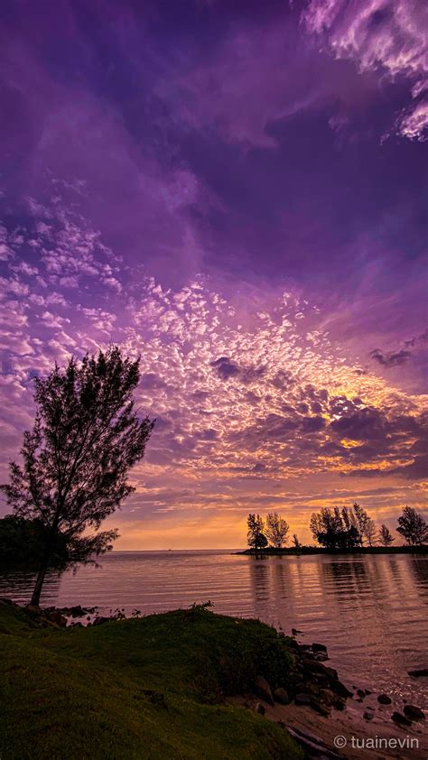 Evening Sunset at Tanjung Batu Beach, Bintulu, Sarawak, MALAYSIA [OC] [2268X4032] : r/EarthPorn