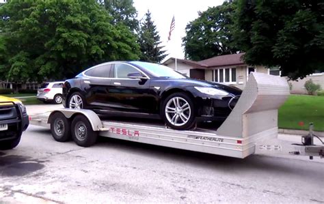 [Video] Tesla Model S Battery Replacement Service