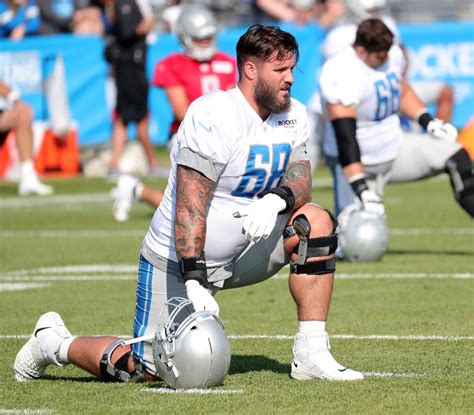 Taylor Decker misses Detroit Lions practice with back injury