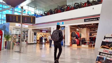 Lounge at the Terminal-1 of Delhi Airport. Editorial Photography ...