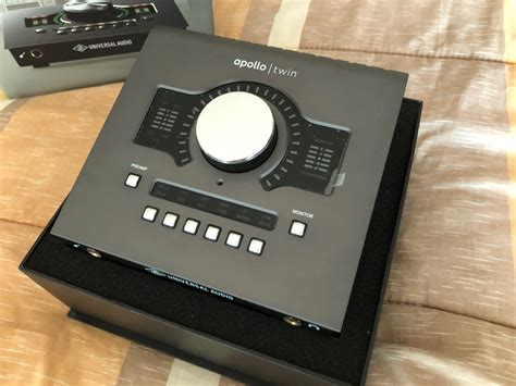 UAD Apollo Twin MKII SOLO Thunderbolt Audio Interface, Audio, Portable ...