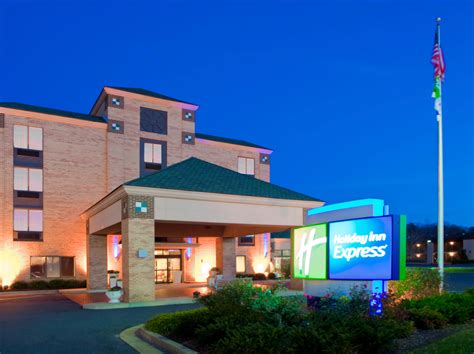 Easton Hotel near Queenstown, MD Outlets | Holiday Inn Express Easton