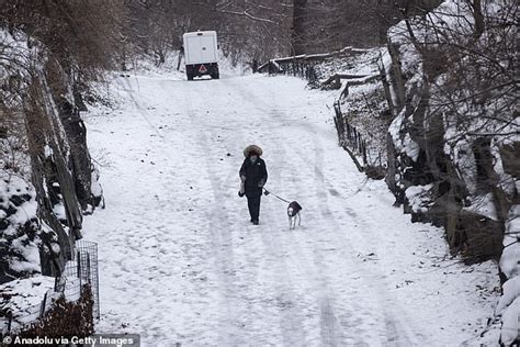 New York snow forecast: NYC braces for FIVE INCHES of snow in new ...