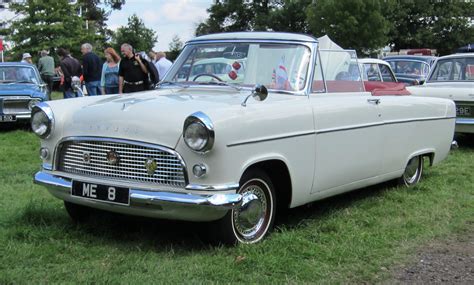 File:Ford Consul 375 cabriolet 1703cc December 1962.jpg - Wikimedia Commons