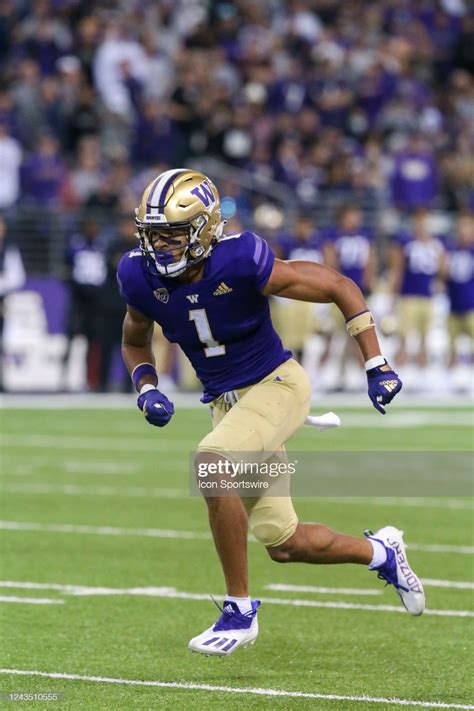 Washington Rome Odunze during a college football game between the... | College football games ...