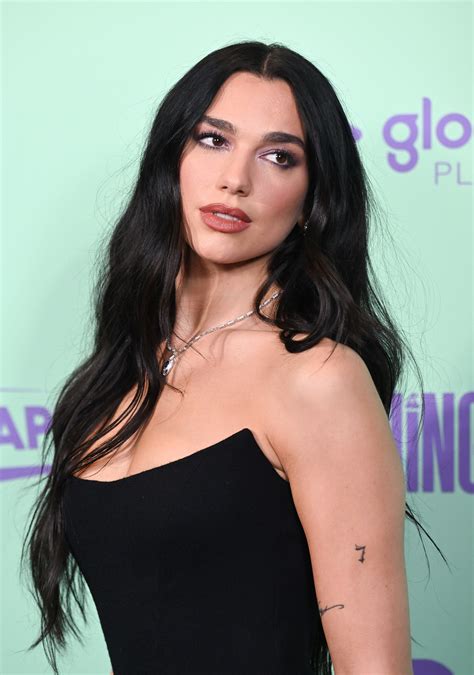 Dua Lipa Embraced the Exposed Thong Dress Trend on New Year's Eve—See ...