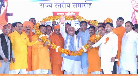 Haryana CM Manohar Lal Khattar celebrates 70th birthday amid saints ...