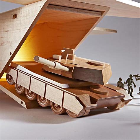 Mil-Spec M1A1 Abrams Tank Woodworking Plan from WOOD Magazine