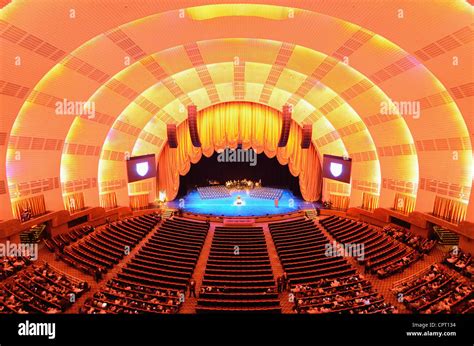 Radio city music hall interior hi-res stock photography and images - Alamy