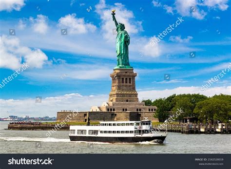 Statue Liberty Ferry Boats Royalty-Free Images, Stock Photos & Pictures ...