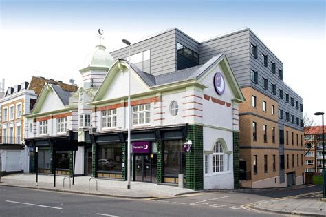 Premier Inn London Clapham hotel (C̶$̶1̶1̶8̶) C$96 - UPDATED 2022 Prices, Reviews & Photos ...