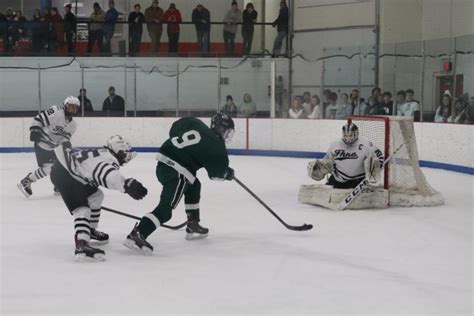 FHNE comes from behind to top FHC hockey in heartbreaking 3-2 loss – The Central Trend