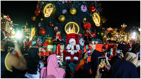 Christmas celebrations around the world in 10 photos