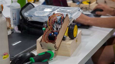 Build and Design Your Own Robot with Arduino - McTavish Academy Of Art