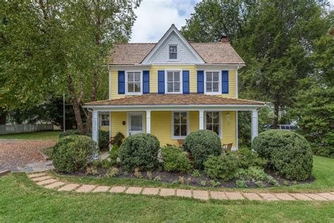 c. 1878 Victorian Sold in Olney, Maryland - OldHouses.com | Historic home, Cottage homes, Cedar roof