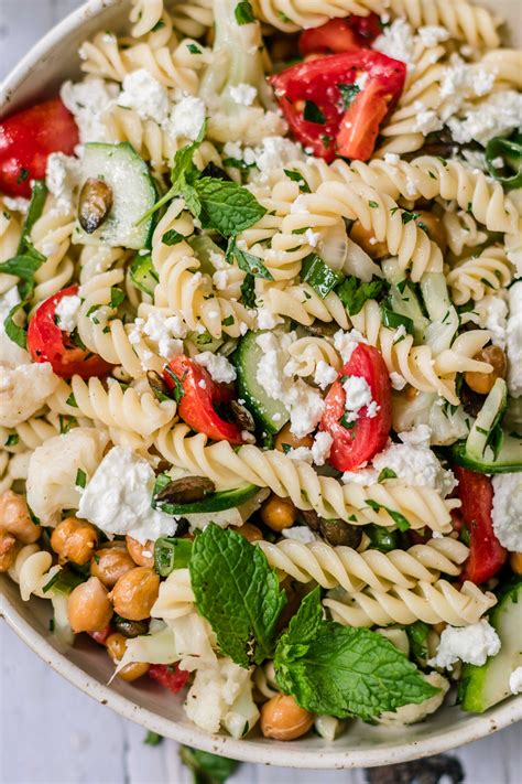 Easy pasta chickpea salad with mint and feta - Klara`s Life