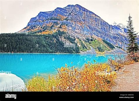 Lake Louise, Rocky Mountains , autumn colours Stock Photo - Alamy