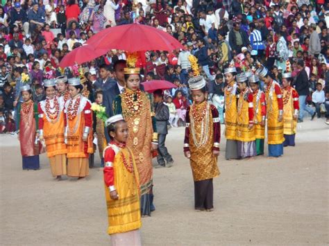 A Look at the Matrilineal Khasi Tribe in Meghalaya, and the Women Who ...