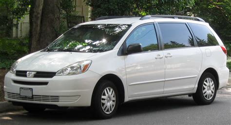 2004 Toyota Sienna - Information and photos - MOMENTcar