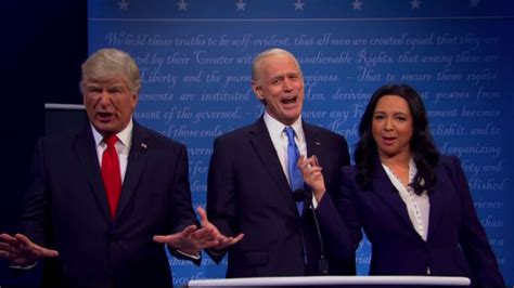 'SNL' Cold Open: Maya Rudolph Moderates Final Debate With Mute Button