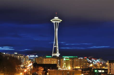 File:Space Needle at dusk 2011 - 02.jpg - Wikimedia Commons