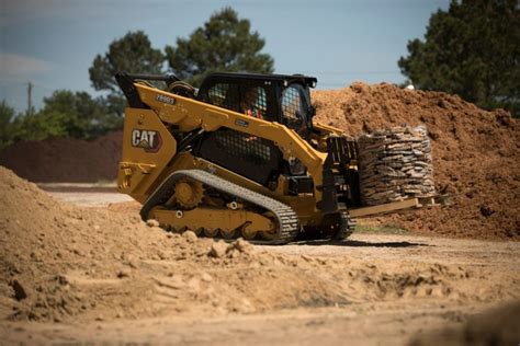 New Caterpillar D3 Series Skid Steer and Compact Track Loaders rolled out | TERRAROADS EQUIPMENT