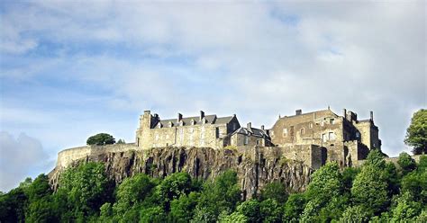 Seeks Ghosts: The Green Lady Ghost of Castle Stirling