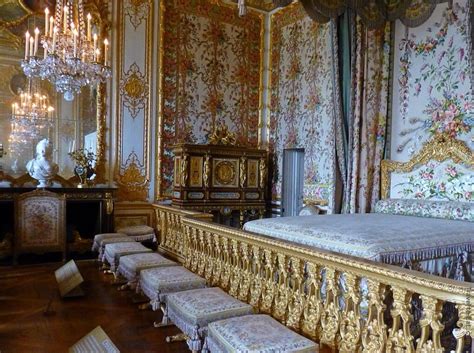 Palace of Versailles Queens Bed Chamber | Queen's Bedchamber, Palace of Versailles | Miscellanea ...