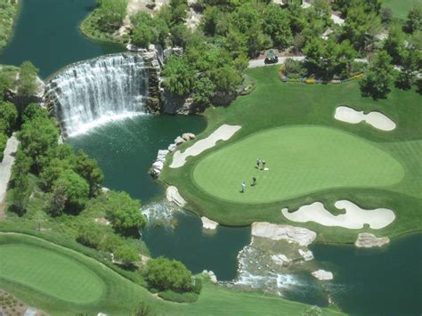 Golf course at the Wynn in Las Vegas. 18th hole at the water fall. | Golf courses, Golf ...